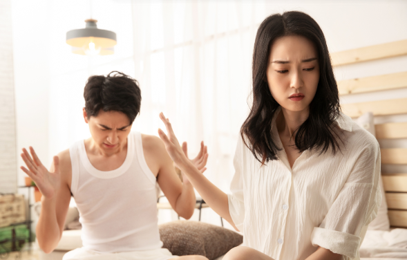 无锡私家侦探电话：诉讼离婚时一方非法同居该如何处理